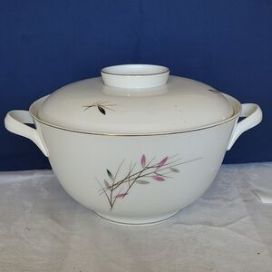 Vintage lROSENTHAL GEISHA COVERED VEGETABLE BOWL